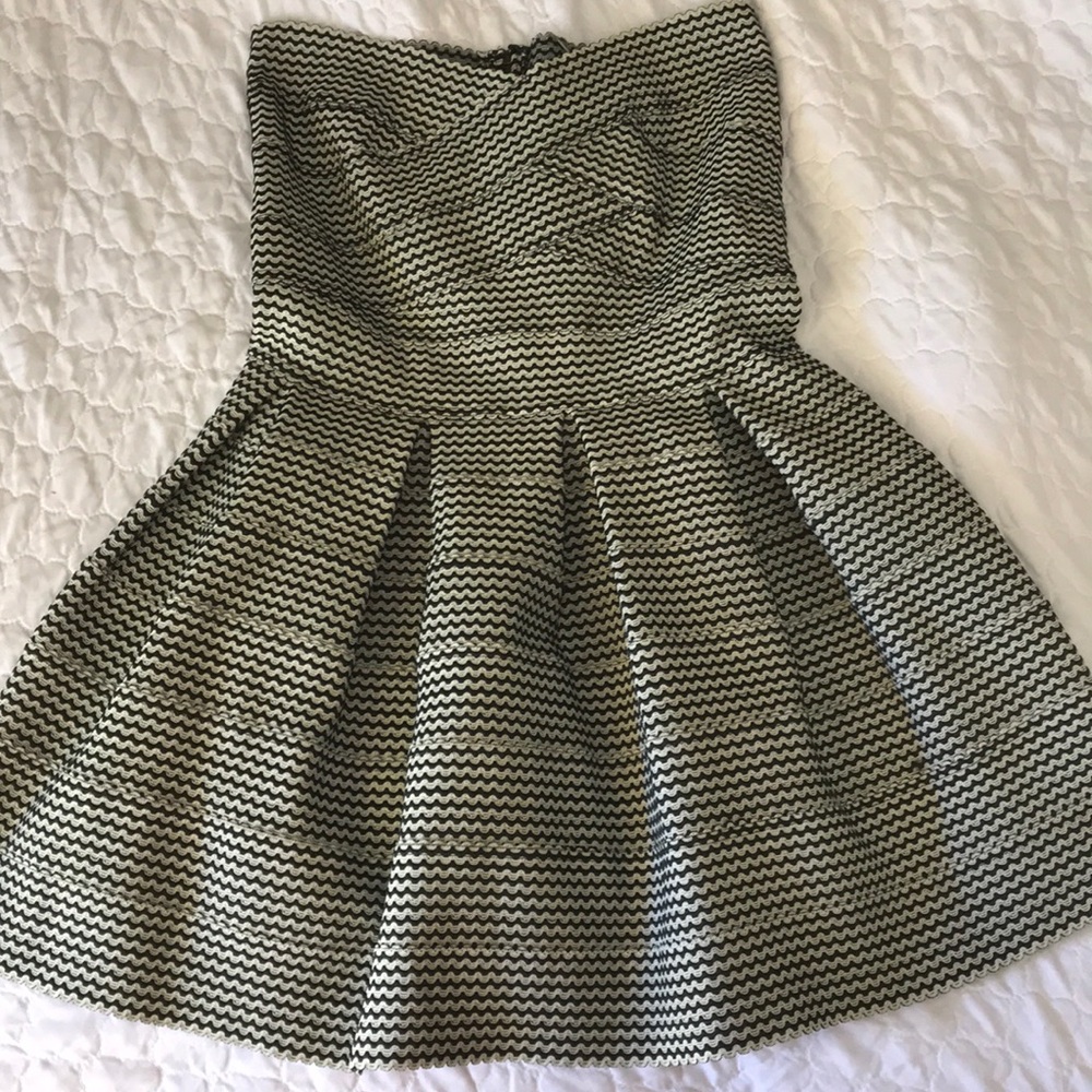 Strapless formal dress